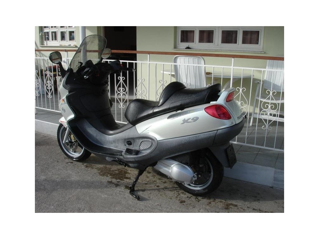 Aνταλλακτικά PIAGGIO X9 250 2004