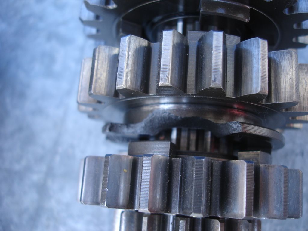 ΚΙΒΩΤΙΟ ΤΑΧΥΤΗΤΩΝ KTM 640 DUKE 2004