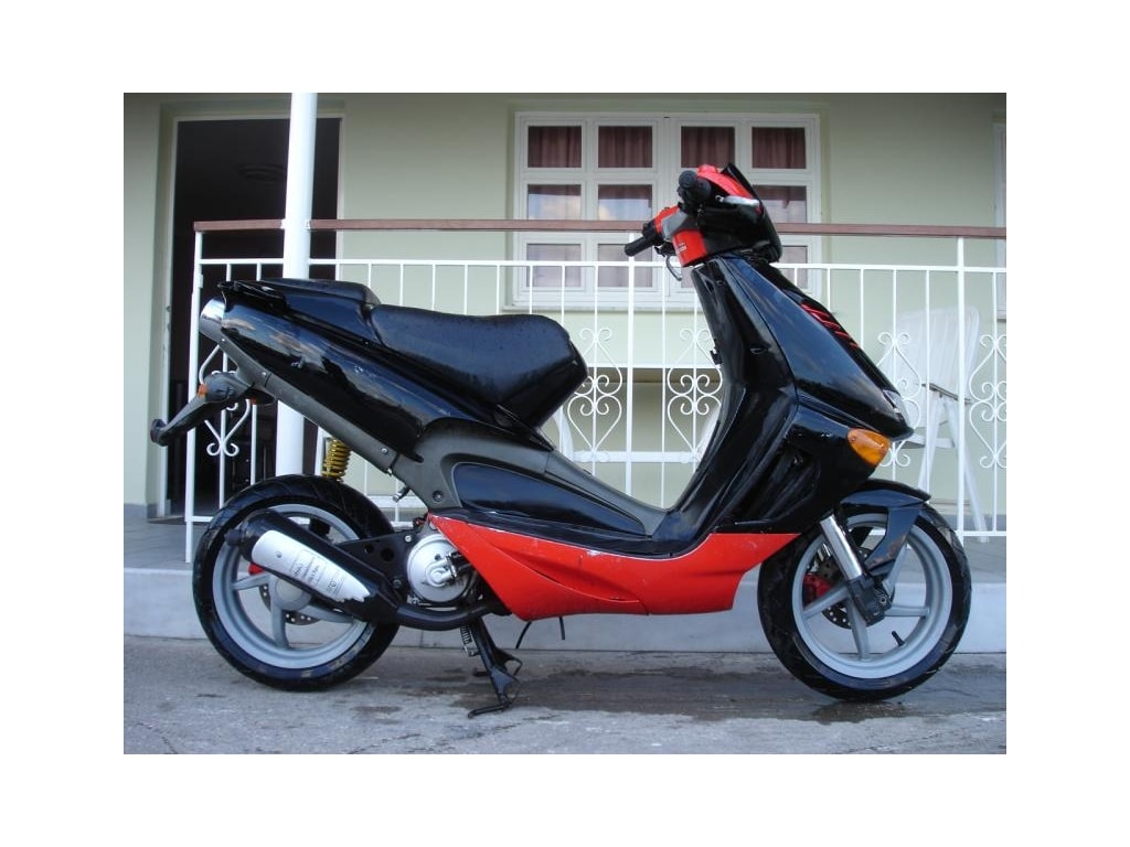 Ανταλλακτικά για APRILIA SR 50 R 2000